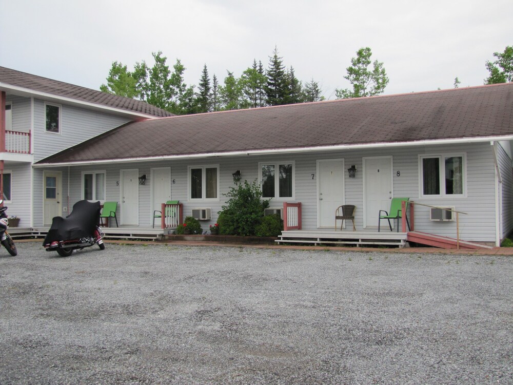 Grove Motel in Saint John, Canada