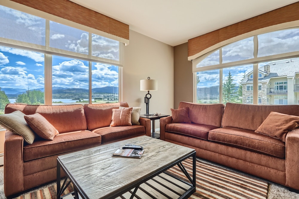 Bay Club - featured photo