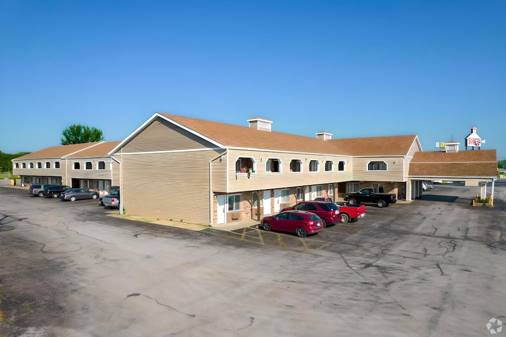 I 80 Inn & Suites - photo 13