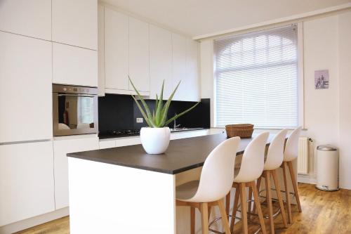 Vakantiewoning Villa Elena — 4-Star Luxury Hotel in Nieuwpoort, Belgium