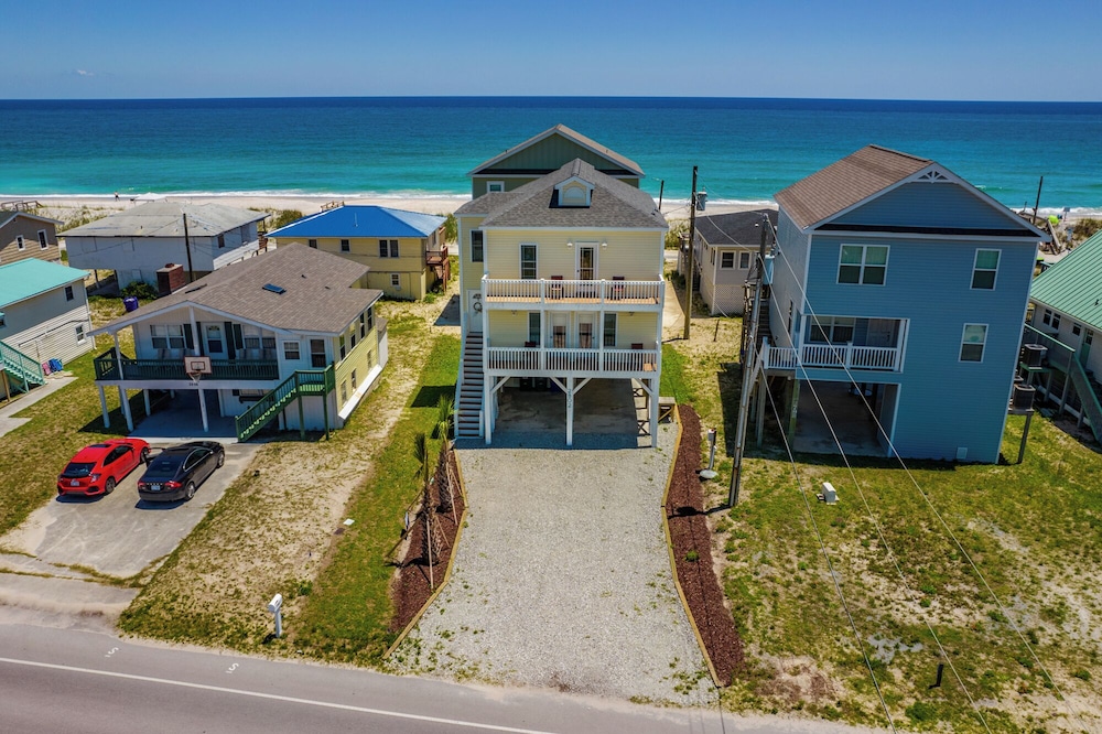 Dream Catcher at the Beach by Topsail Realty in Sneads Ferry, United States