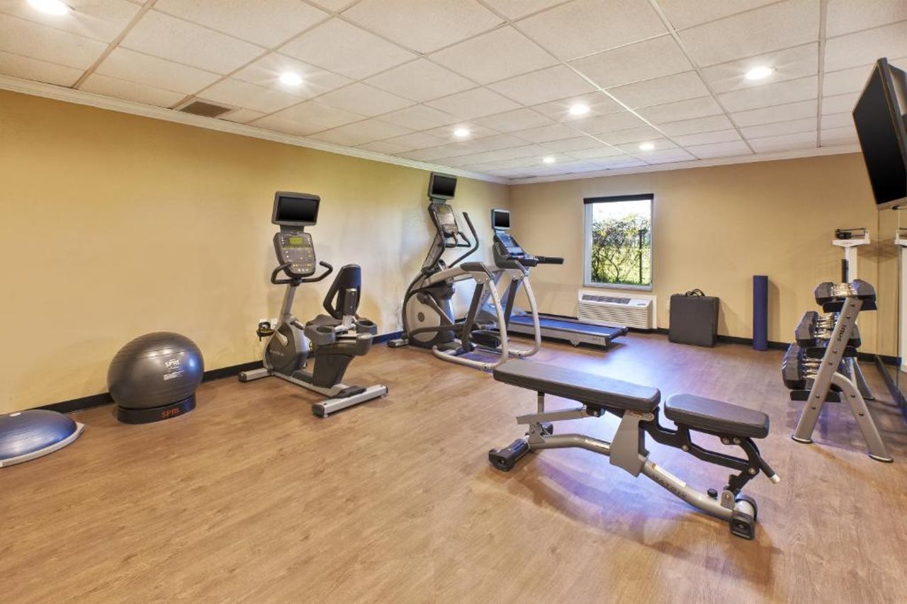 Country Inn & Suites by Radisson Benton Harbor St. Joseph MI - photo 9