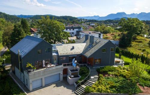 Pet Friendly Home In Ålesund — 5-Star Luxury Hotel in Alesund, Norway