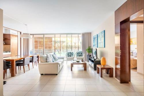 Herdade dos Salgados Harmonia — 4-Star Luxury Hotel in Guia, Portugal