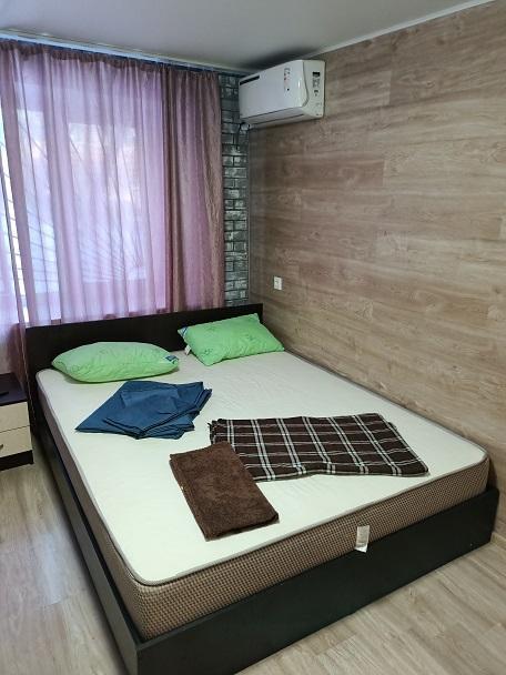 Mini gostinitca on Ostrovskogo in Novokuybyshevsk, Russia