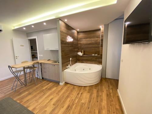 b&b Stadium room & suite — 4-Star Luxury Hotel in Crotone, Italy