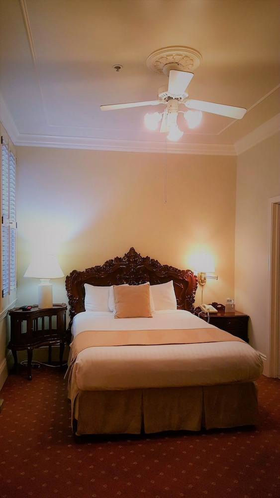 The Monterey Hotel - photo 10