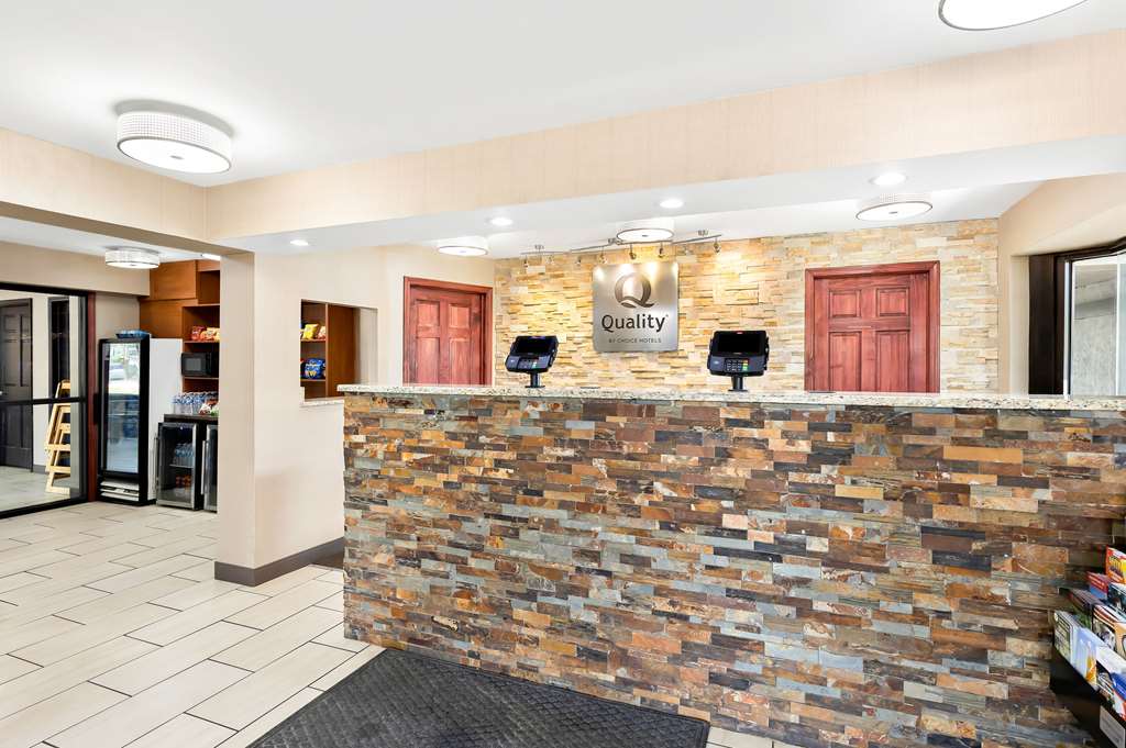 Quality Inn Middleburg Heights near Cleveland Airport - photo 5