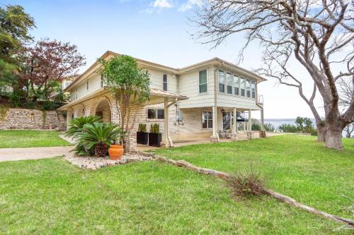 Indigo Waters in Canyon Lake, United States