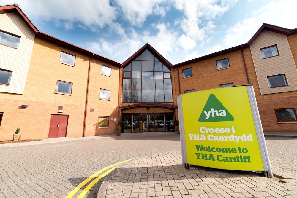 YHA Cardiff Central Hostel — 5-Star Luxury Hotel in Cardiff, United Kingdom