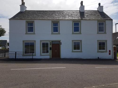 Modern 1 Bed Apartment Close To Campbeltown 17833395 — Campbeltown