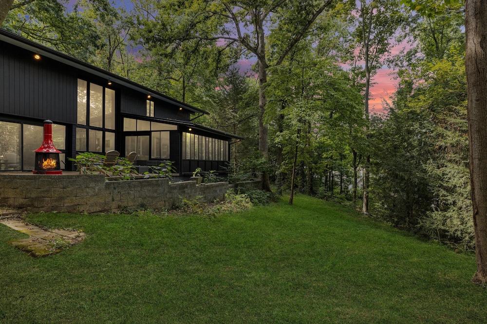 Pineview Haven — Knoxville