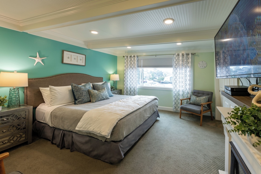 Seaside Oceanfront Inn - photo 81