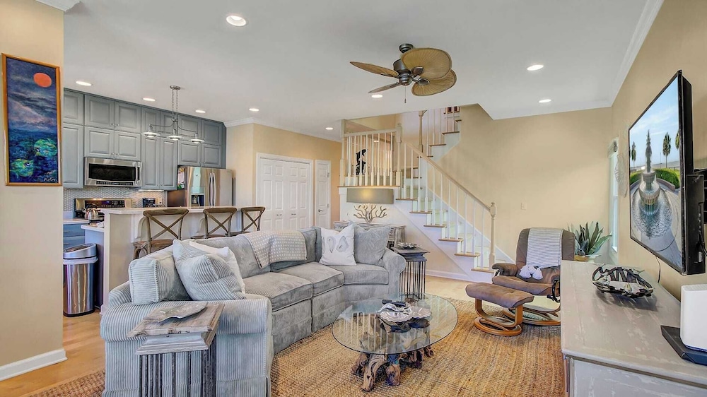 26 Morgans Cove Drive by Avantstay Unique Marina Location in Isle Of Palms, United States