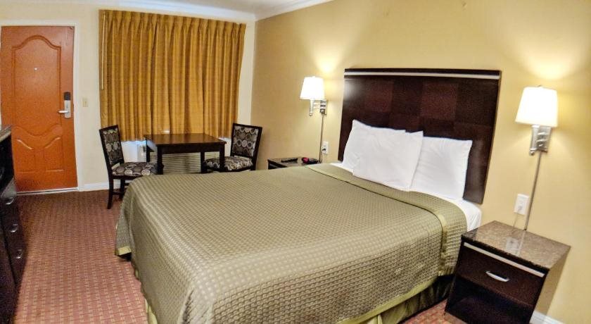 Salinas Inn - photo 3