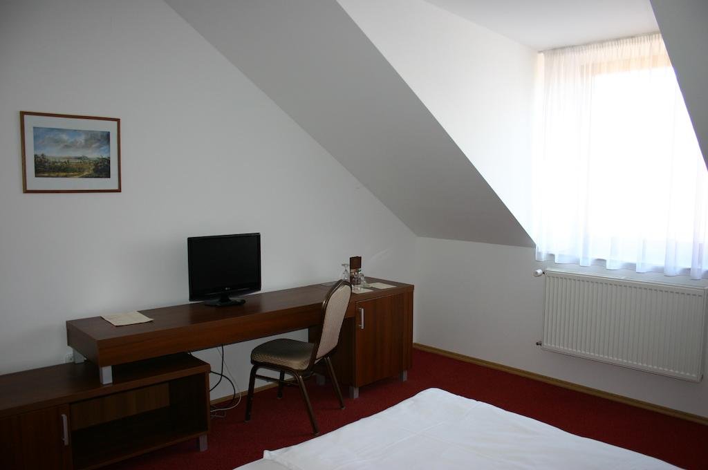 Hotel Jelen — Hlohovec — photo 4