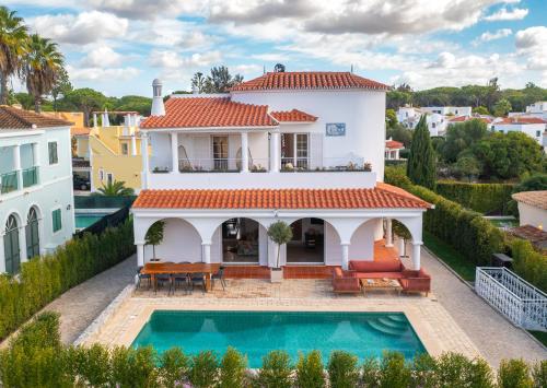 Luxurious Villa Pool Hot Tub Cinema and Golf — 4-Star Luxury Hotel in Vilamoura, Portugal