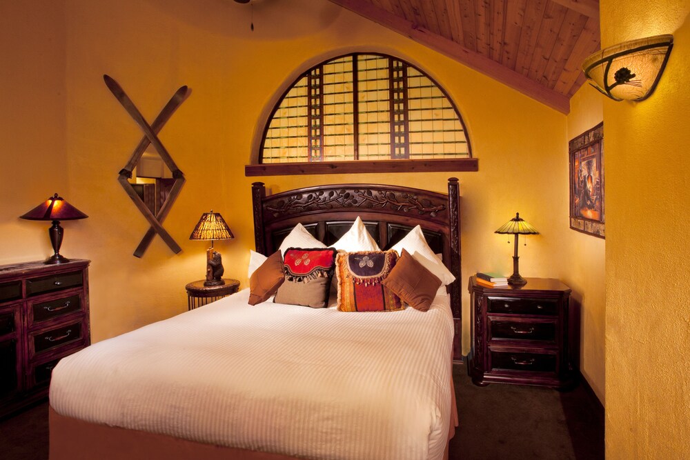 Alpine Village Suites - photo 6