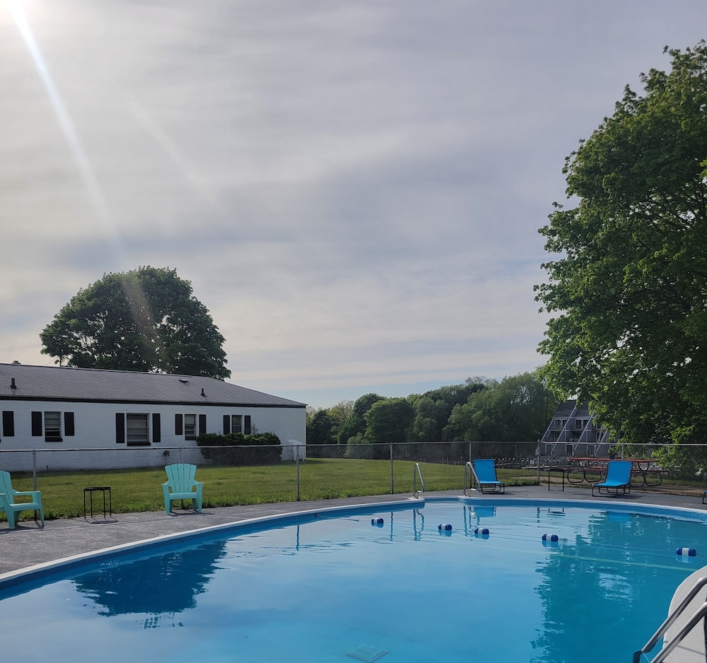 Riverside Motel and Marina Manistee - photo 11