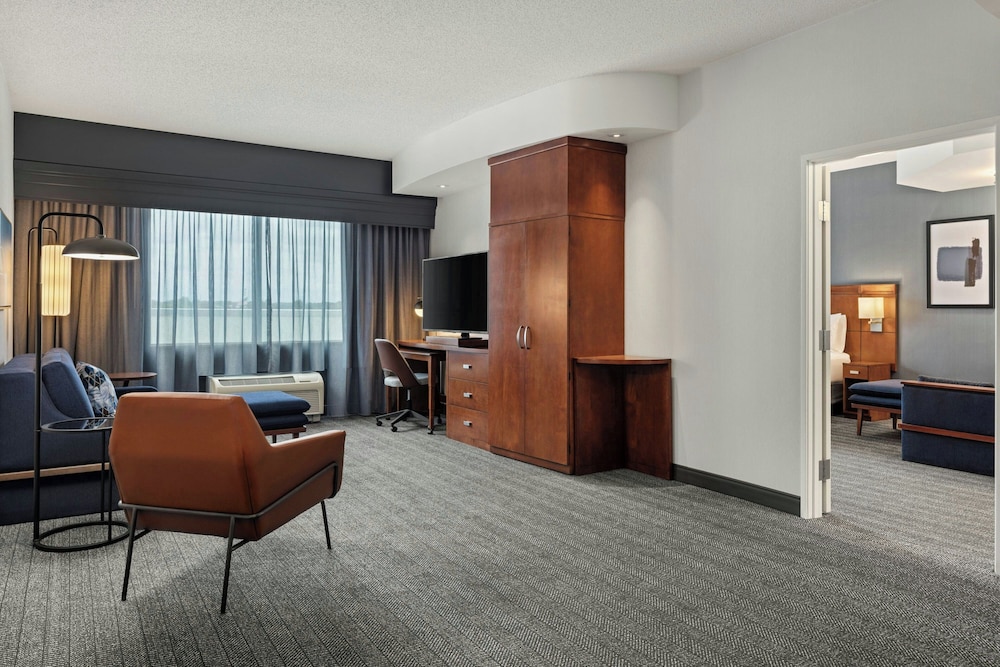 Courtyard by Marriott Minneapolis Maple Grove Arbor Lakes - photo 22