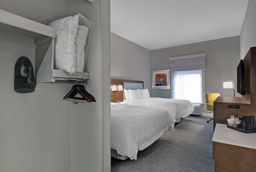Hampton Inn Gallatin - photo 12