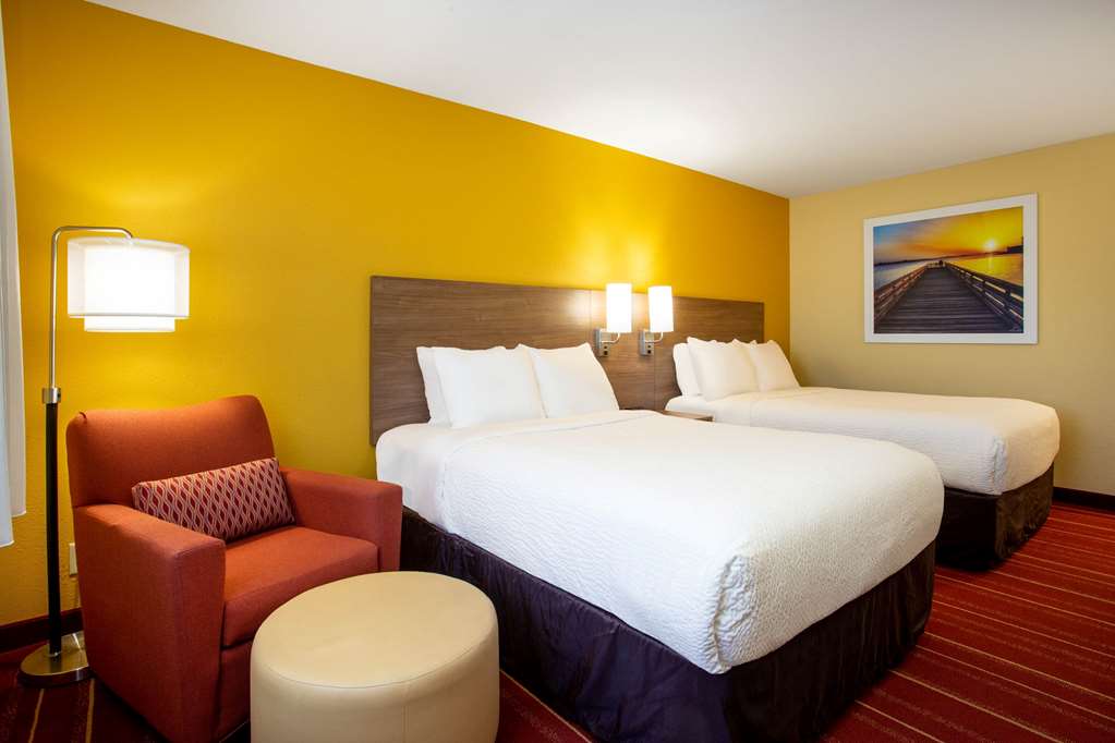 Days Inn by Wyndham Marquette - photo 19