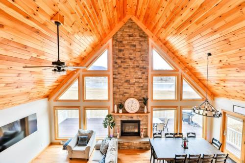 Lakeside Catskills Escape Soak Sip Stargaze — Cairo