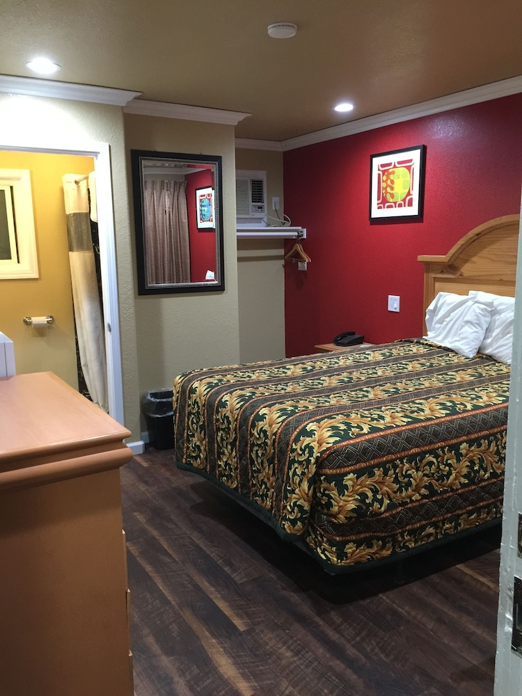 Colusa Motel - photo 4