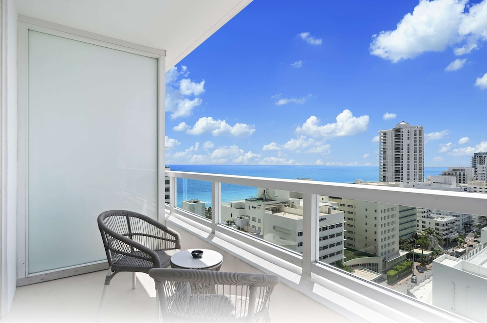 Fontainebleau Miami Beach Private Luxury Suites - photo 447