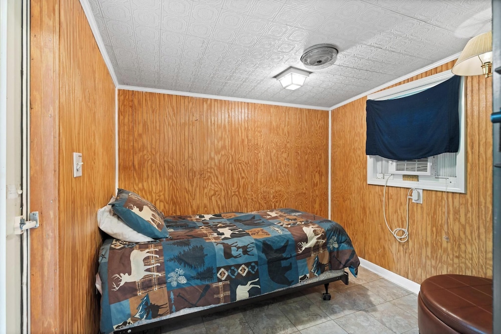 The Cascades Inn - photo 16