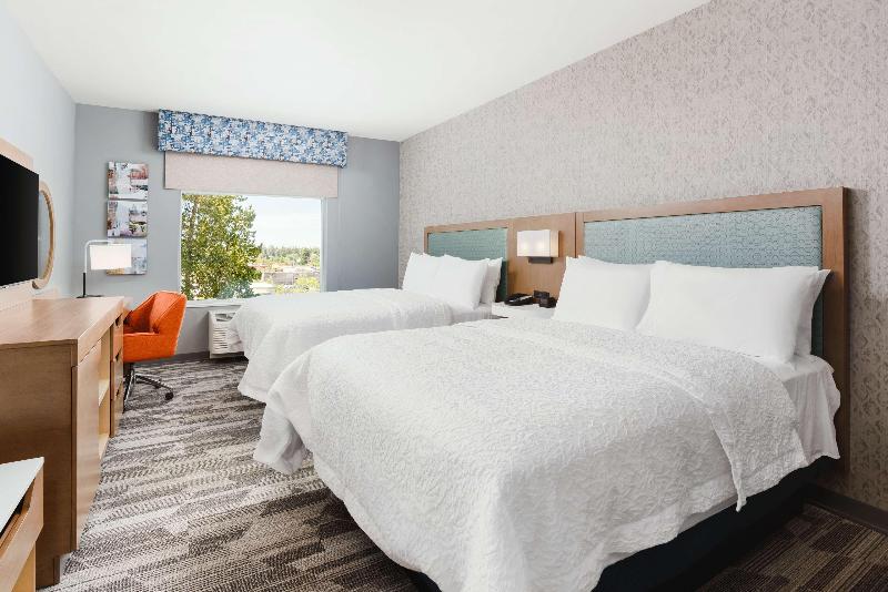 Hampton Inn Bellingham Airport - photo 8