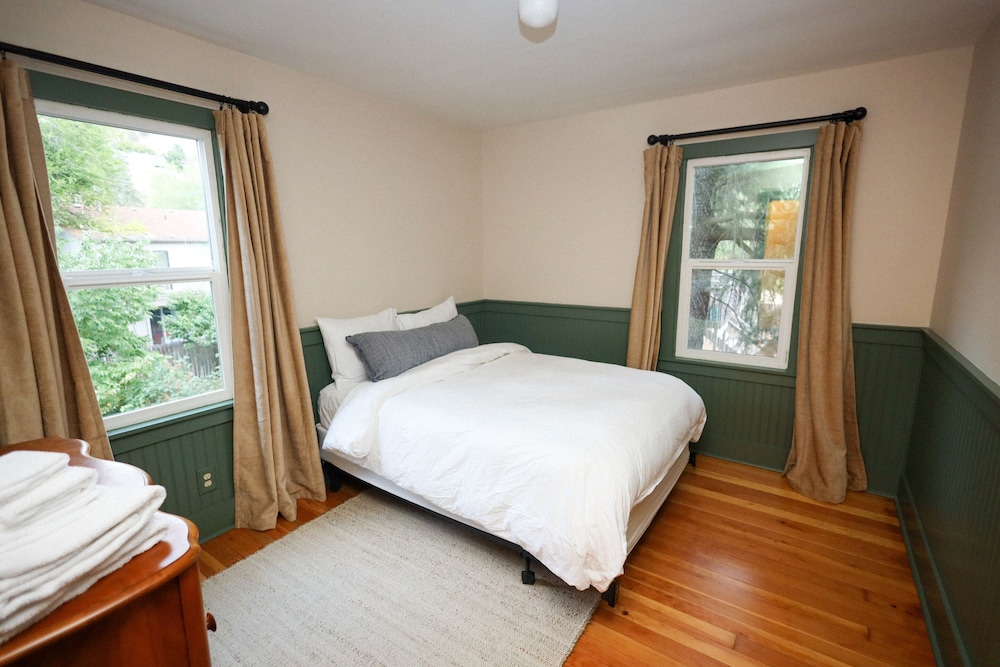 The Lyle Hotel - photo 15