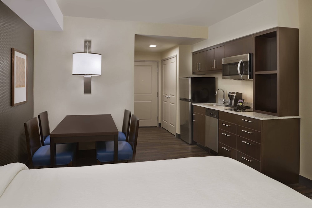 TownePlace Suites by Marriott Oshawa — Oshawa — photo 4