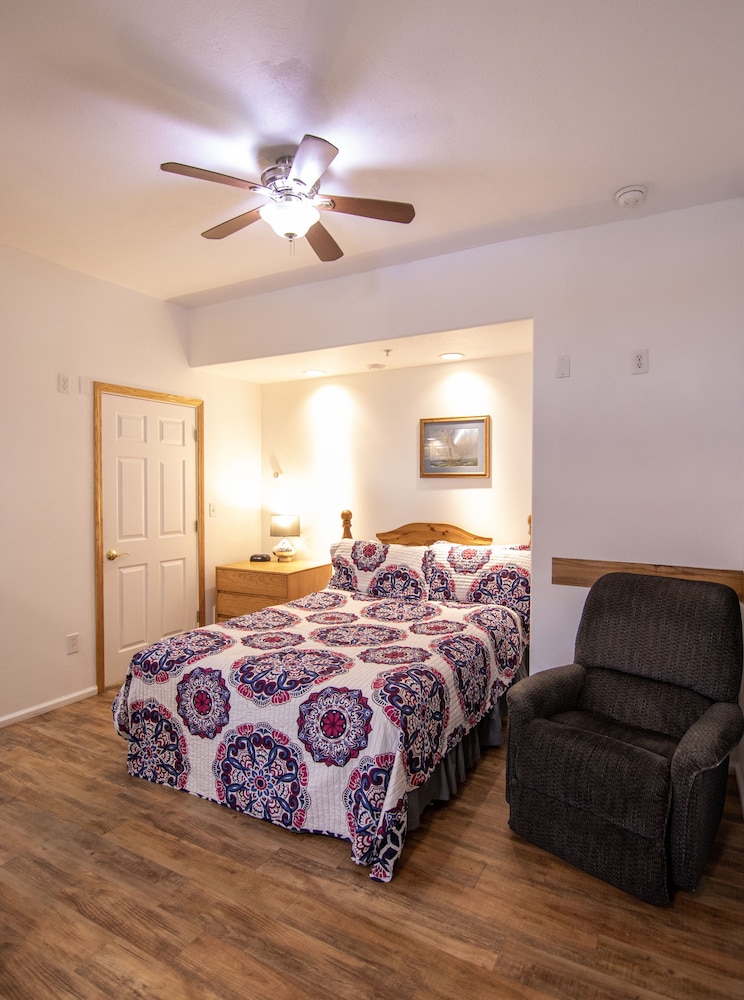 Abbey Archway Inn - photo 18