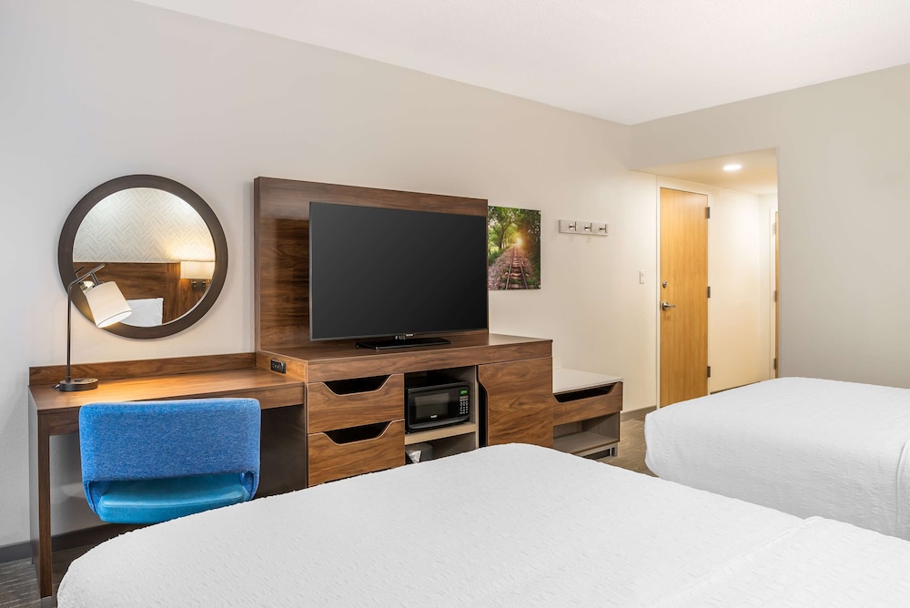 Hampton Inn Petersburg Fort Lee - photo 21