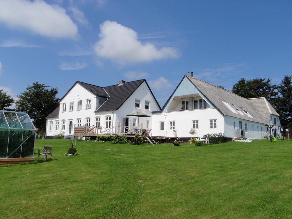 Apartment Ruhetgaard Bed & kitchen — 4-Star Luxury Hotel in Aeroskobing, Denmark