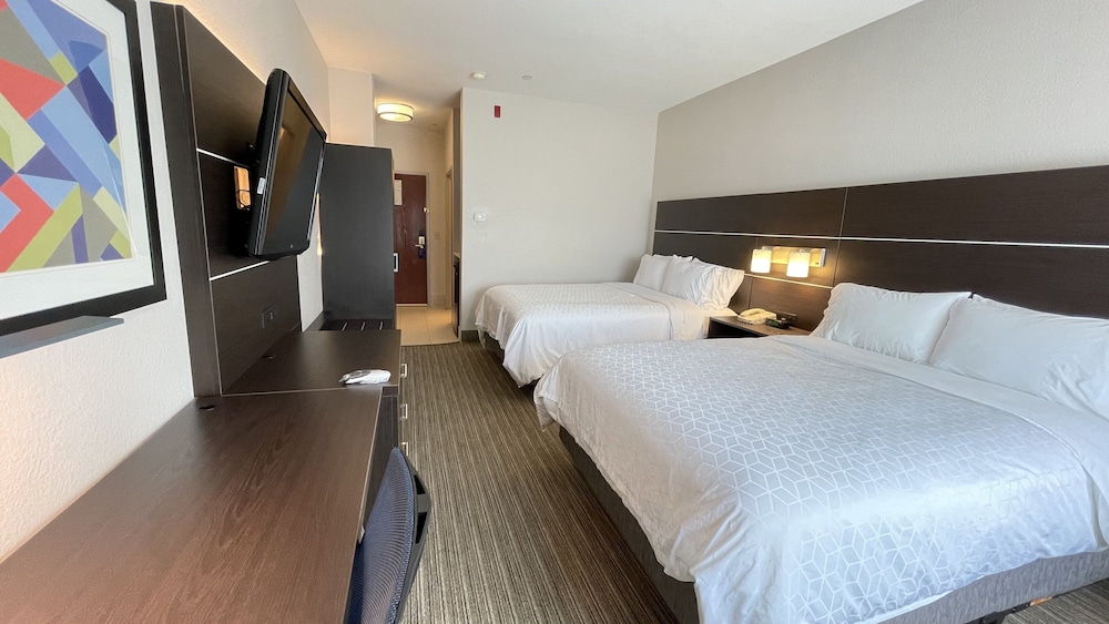 Holiday Inn Express Hotel & Suites Decatur by IHG - photo 18