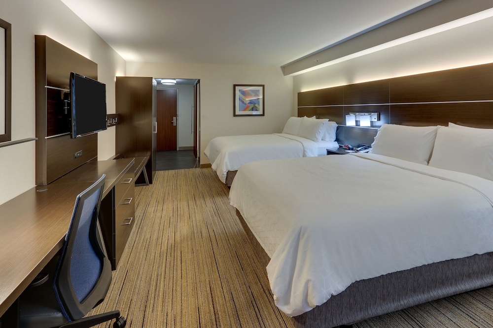 Holiday Inn Express & Suites Troy by IHG - photo 26