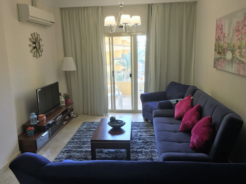 Pool View Apart At British Resort 1532 - carbon neutral hotel in Hurghada