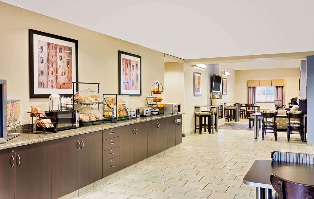 Microtel Inn & Suites by Wyndham Geneva - photo 17