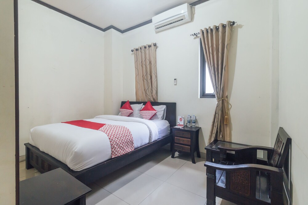 OYO 1872 Sakinah Grand Soabali Hotel in Ambon, Indonesia