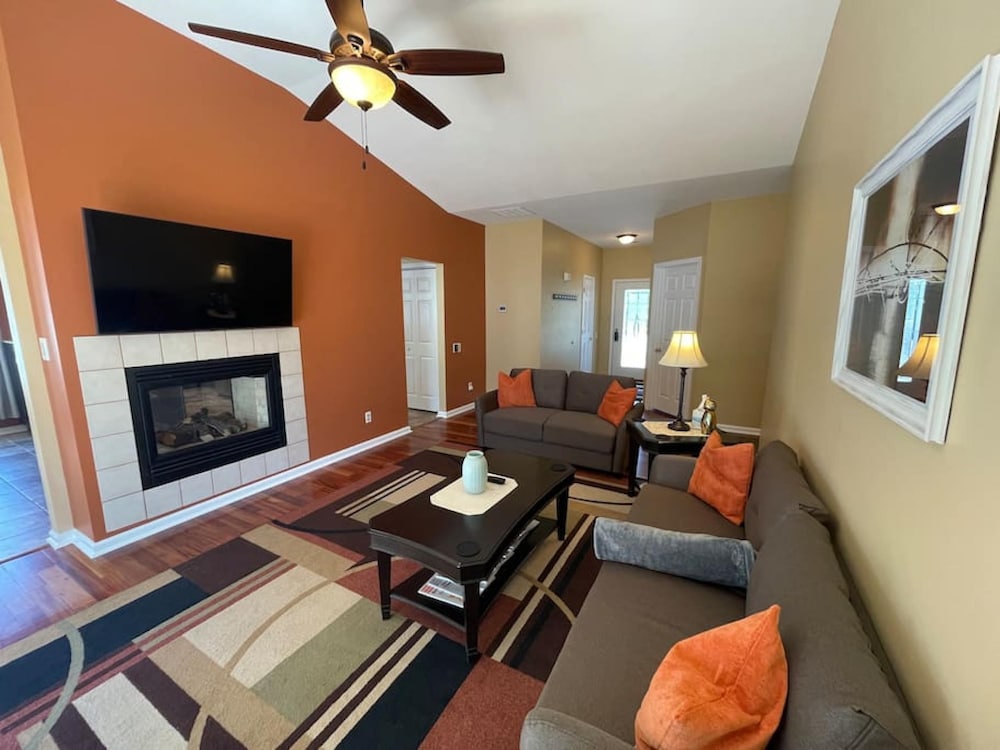 Charming Ranch Retreat in Bear Delaware — 4-Star Luxury Hotel in Bear, United States