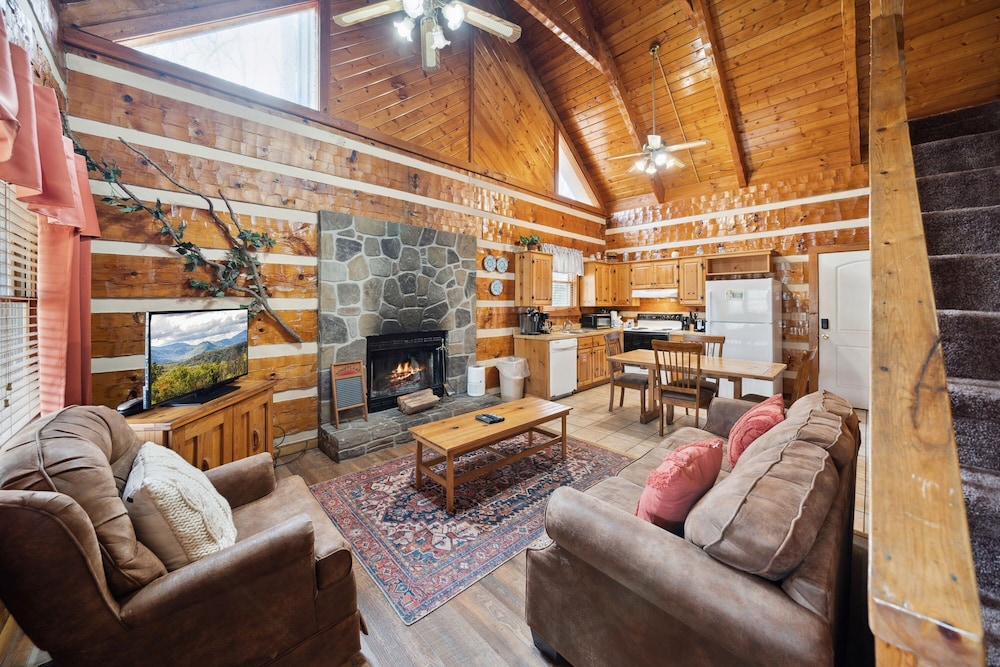 An Affair To Remember 1 Bedroom Cabin by Heavenly Views Resort - photo 11