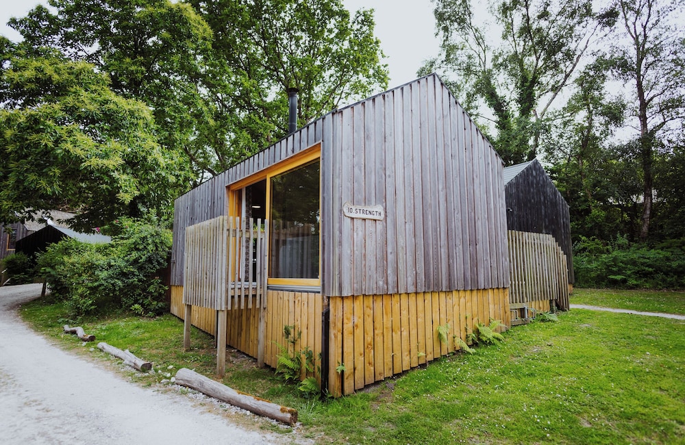 Lodge 15 — 4-Star Luxury Hotel in Wareham, United Kingdom