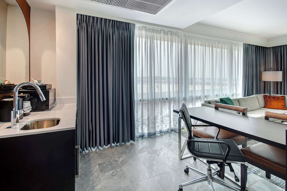 Embassy Suites By Hilton Alpharetta Halcyon - photo 23