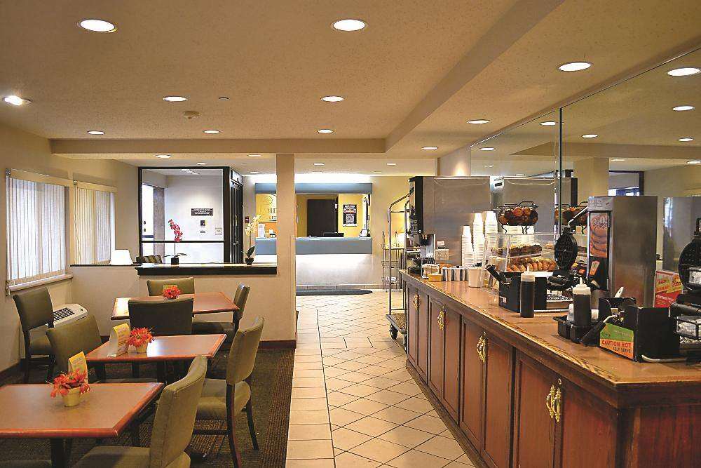 Days Inn by Wyndham Pleasant Prairie Kenosha - photo 39