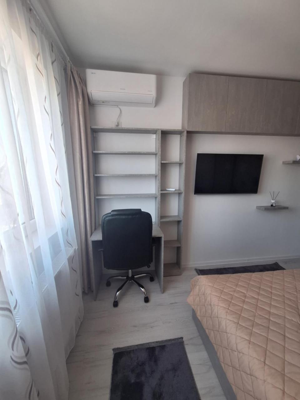 Adrian's Room - carbon neutral hotel in Bucharest