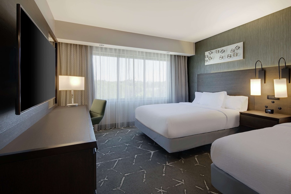 Embassy Suites by Hilton Atlanta Perimeter Center - photo 9