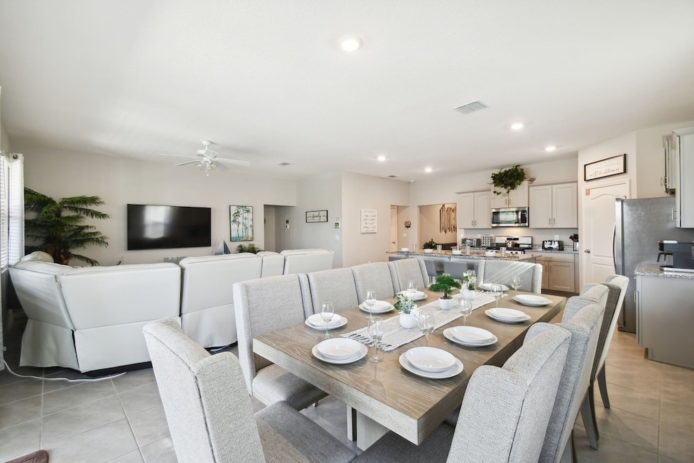 7704oml solterra Resort 7 Bedroom Home by RedAwning - photo 58