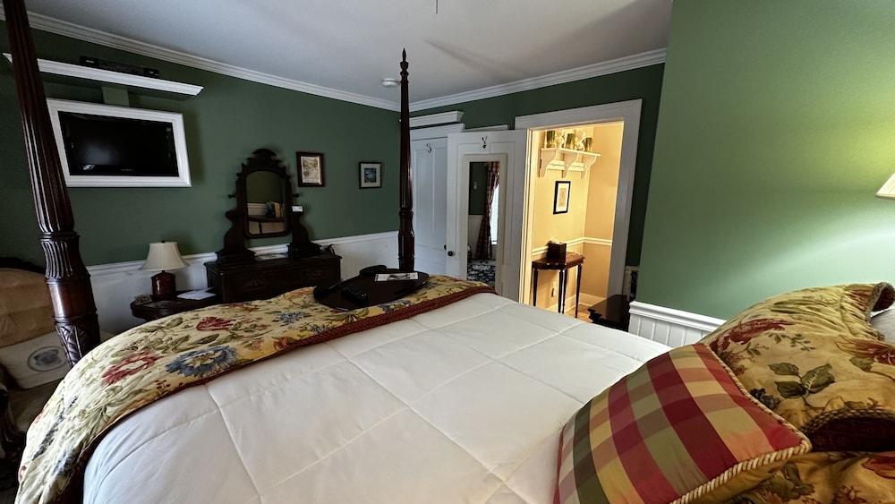 Phineas Swann Inn & Spa - photo 45